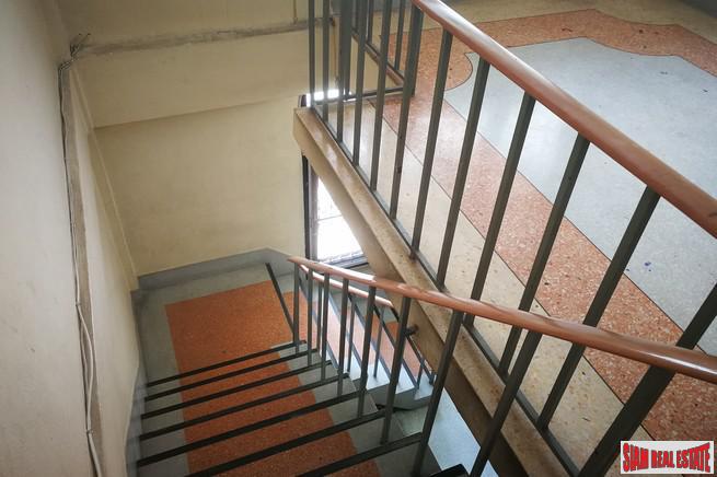 Four Bedroom House Ready for Renovation in Phra Khanong-1