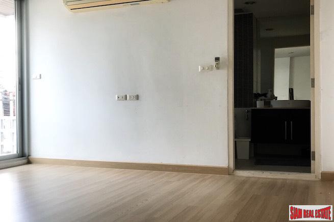 The Niche Sukhumvit 49 | Sunny One Bedroom for Sale in a Phrom Phong Low Rise Condo-3