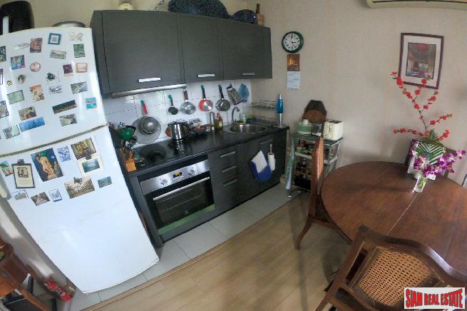 Apple Condo | Large 1 Bed Condo for Sale in Low-Rise Building with Serene Surroundings at Sukhumvit 107, BTS Bearing