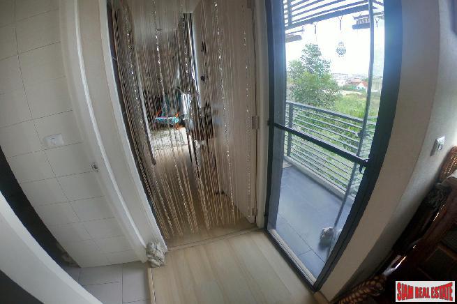Apple Condo | Large 1 Bed Condo for Sale in Low-Rise Building with Serene Surroundings at Sukhumvit 107, BTS Bearing