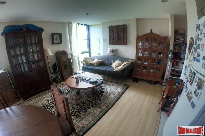 Apple Condo | Large 1 Bed Condo for Sale in Low-Rise Building with Serene Surroundings at Sukhumvit 107, BTS Bearing