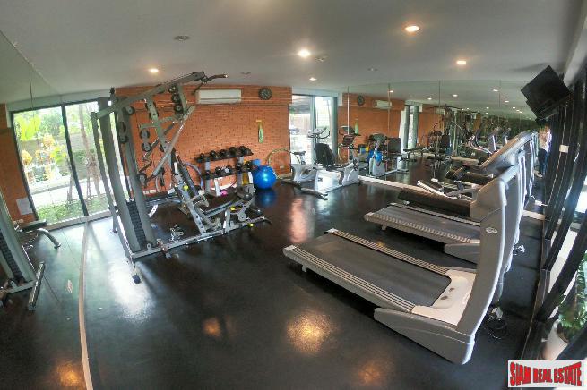 Apple Condo | Large 1 Bed Condo for Sale in Low-Rise Building with Serene Surroundings at Sukhumvit 107, BTS Bearing
