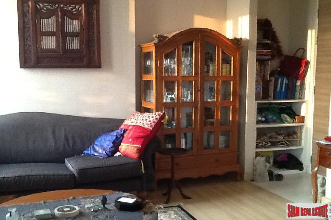 Apple Condo | Large 1 Bed Condo for Sale in Low-Rise Building with Serene Surroundings at Sukhumvit 107, BTS Bearing