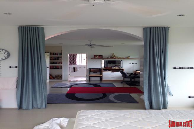 Large Four Bedroom Pool Villa with Private Pool and Garden in Cherng Talay