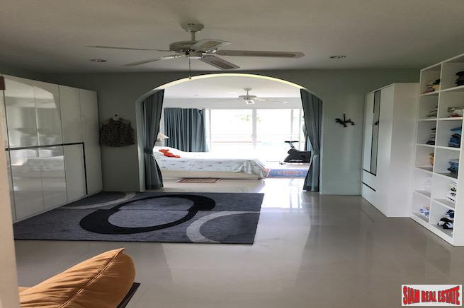 Large Four Bedroom Pool Villa with Private Pool and Garden in Cherng Talay