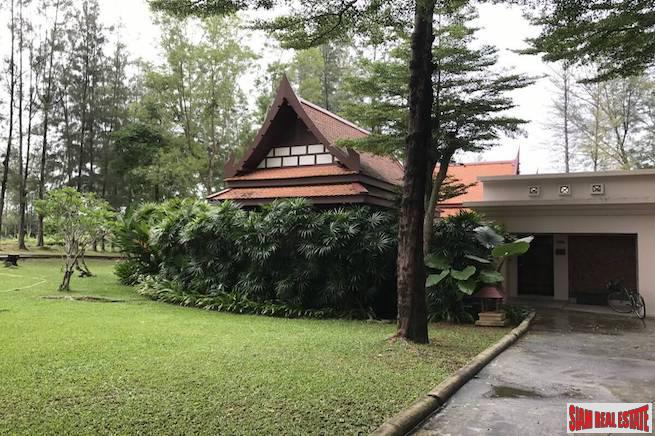 Banyan Tree Residence | Private Pool Villa with Lush Garden Views in Laguna