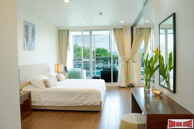 The Lofts at Laguna Village | Large and Cheerful One Bedroom Condo with Pool View for Sale