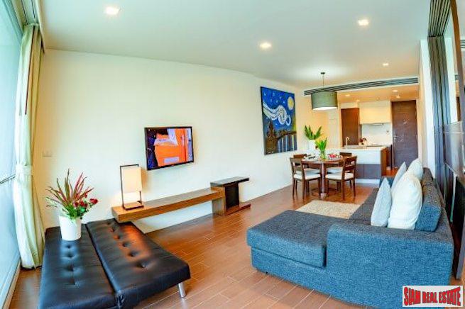 The Lofts at Laguna Village | Large and Cheerful One Bedroom Condo with Pool View for Sale