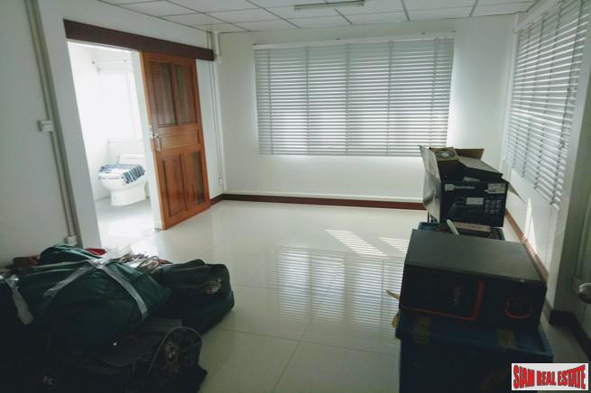 Large 5 Bed House with Private Pool near Golf Course and 5 minutes to Motorway Highway 9 at Bueng Kum - 13% Discount!-20