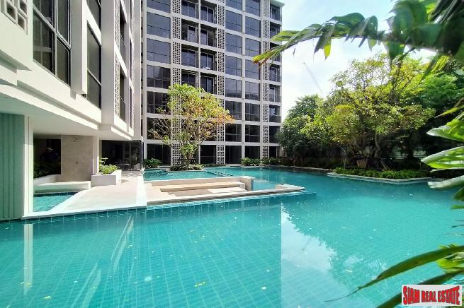Newly Completed Furnished Condos by Leading Thai Developers next to BTS Onnut - 1 Bed Plus Units - 15% Discount! Free Furniture and Free Transfer!