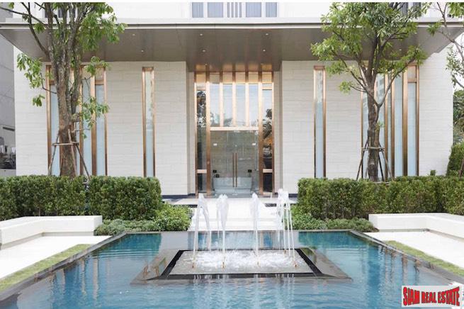 The ESSE Asoke | Excellent Two Bedroom Condo for Sale on the 39th Floor - Last Chance, Special Price !-1