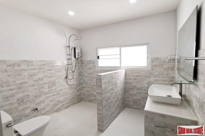 Three Storey Six Bedroom Home for Sale in an Excellent Sathupradit-Rama 3 Location-11