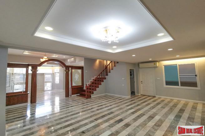 Three Storey Six Bedroom Home for Sale in an Excellent Sathupradit-Rama 3 Location-6