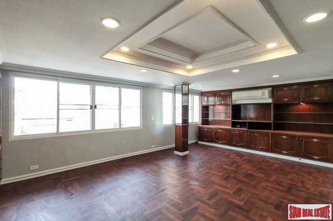 Three Storey Six Bedroom Home for Sale in an Excellent Sathupradit-Rama 3 Location-7