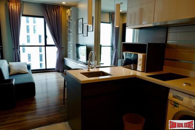 WYNE Sukhumvit | One Bedroom for Sale with Nice City and Pool Views in Phra Khanong-12
