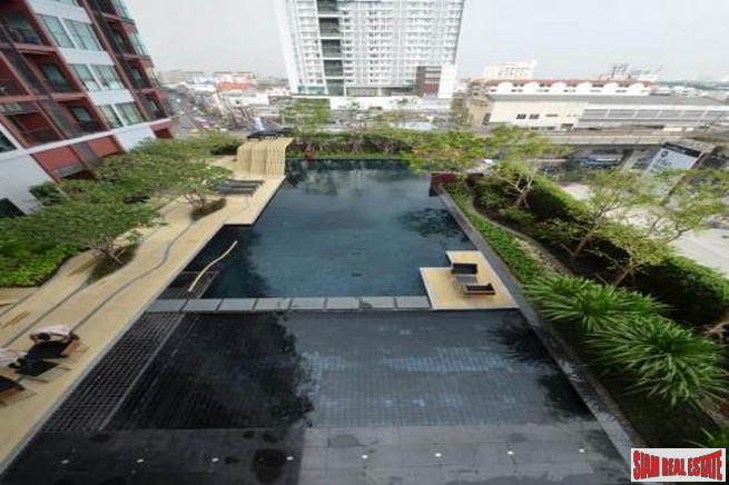 WYNE Sukhumvit | One Bedroom for Sale with Nice City and Pool Views in Phra Khanong-16