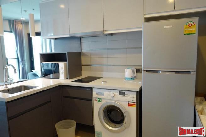 WYNE Sukhumvit | One Bedroom for Sale with Nice City and Pool Views in Phra Khanong-1