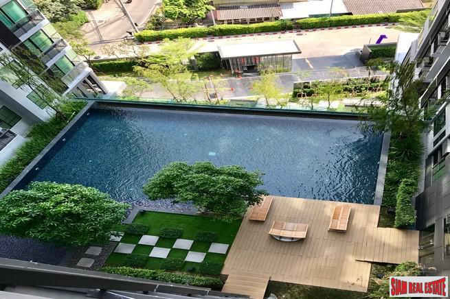 Rhythm Sukhumvit 36 | Comfortable One Bedroom Thong Lo Condo for Sale with City & Pool Views-6