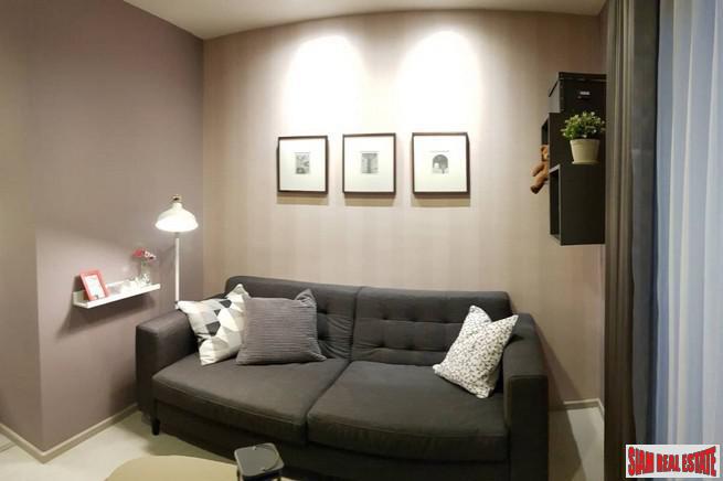 Rhythm Sukhumvit 36 | Comfortable One Bedroom Thong Lo Condo for Rent with City & Pool Views-10