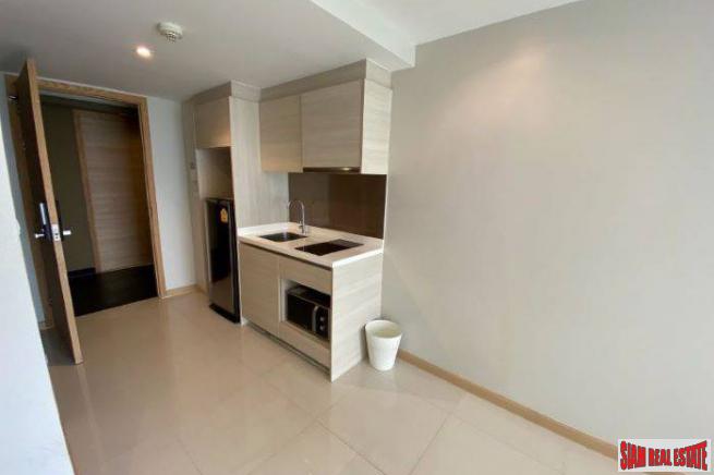 SOCIO Reference 61 | 1 Bed Unit on the 4th Floor for Sale at Sukhumvit 61, Ekkamai-1