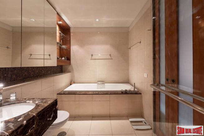 The Lake Condominium | Elegant Four Bedroom Condo with Benjasiri Park Views for Sale in Asok-11