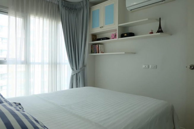 Aspire Rama 9 | Brightly Furnished One Bed Condo on 20th Floor with Closed Kitchen in Excellent Location of Rama 9-8