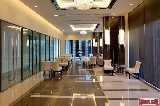 Q Asoke | Cozy Rare Studio Unit for Sale with Pool & City Views in Petchaburi-6