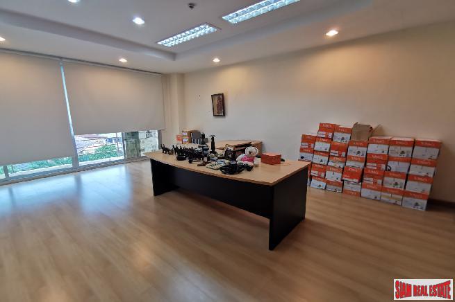 Ultimate Home Office | Large Luxury 5 Bed House with Private Pool Plus Office Building at Bang Chak, Close to BTS Punnawithi-11