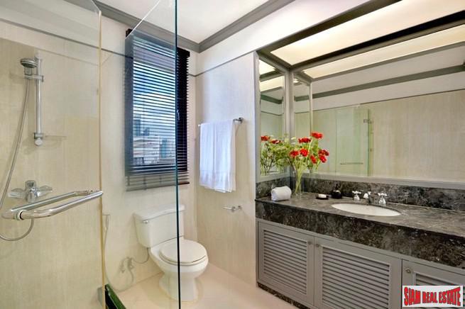 Condo One X Sukhumvit 26 | Bright and Spacious One Bedroom Close to BTS Phrom Phong-18