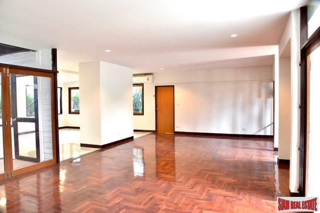 Three Bedroom Stand Alone House for Rent Five Minutes from BTS Thong Lo - Pet Friendly & Large Garden!