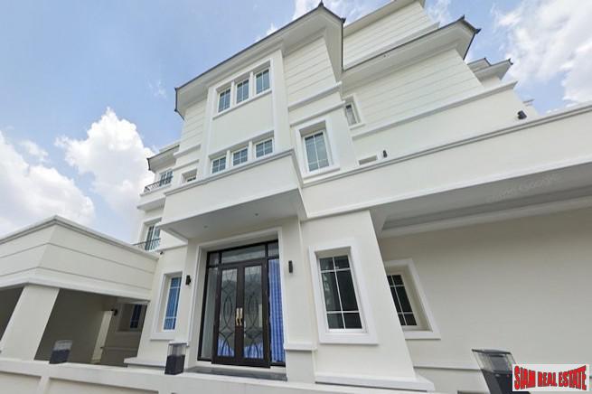 New Modern Five Bedroom Family-Style Home with Rooftop Terrace and 4 Parking Stalls for Sale in Ari