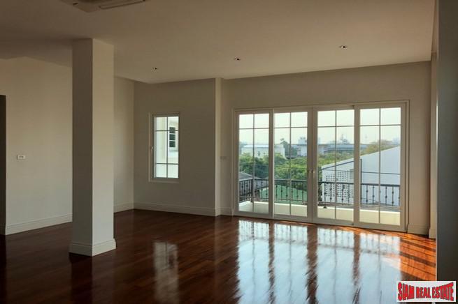 New Modern Five Bedroom Family-Style Home with Rooftop Terrace and 4 Parking Stalls for Sale in Ari-11