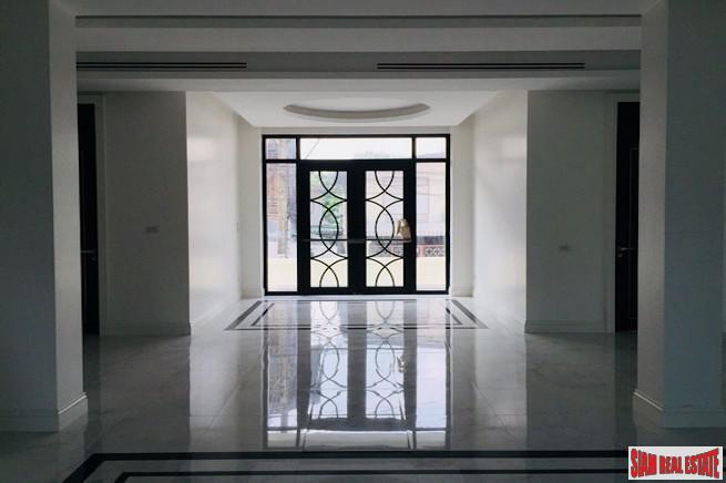 New Modern Five Bedroom Family-Style Home with Rooftop Terrace and 4 Parking Stalls for Sale in Ari-4