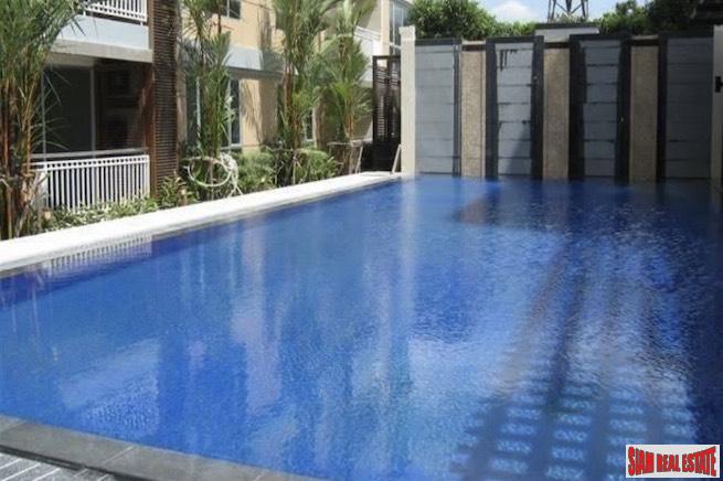 Centric Scene Aree 2 | New High Quality Three Bedroom Contemporary Condo for Rent in Ari Low-rise-6
