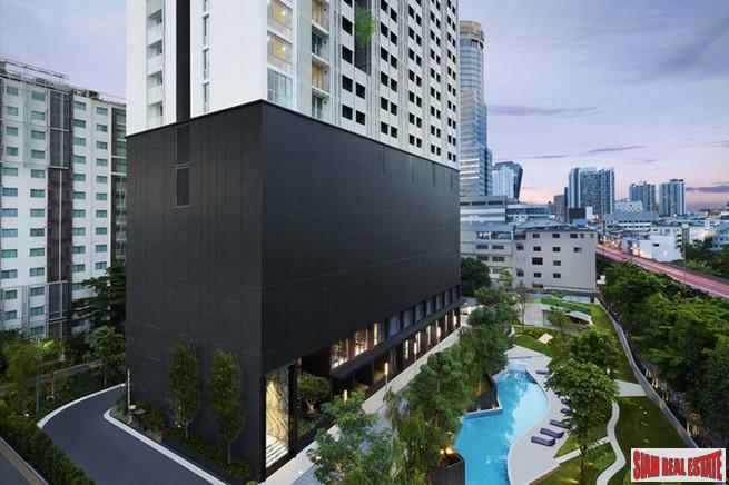 New Ready to Move in High-Rise Condo in Excellent Location of Asoke - Ratchada - Guarantee Return 5% NET for 8 Years and 8% Discount!