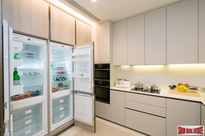 New Ultra Luxury High-Rise on Sukhumvit Road close to BTS Ekkamai - 1 Bed Units-2