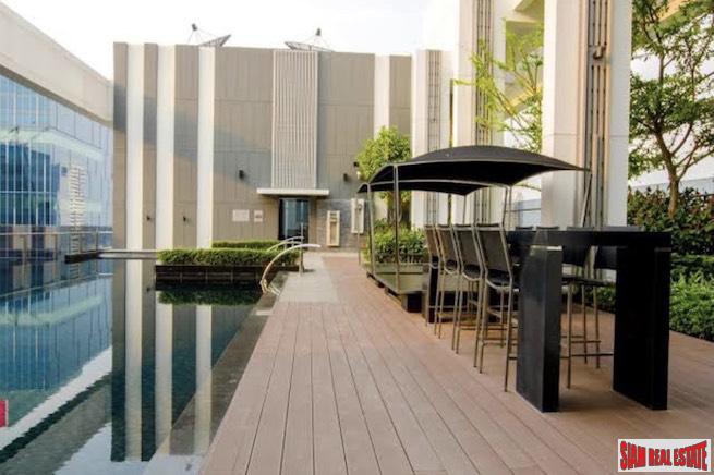 Ivy Ampio | Contemporary One Bedroom Ratchadaphisek Condo for Sale with Unblocked City Views-12