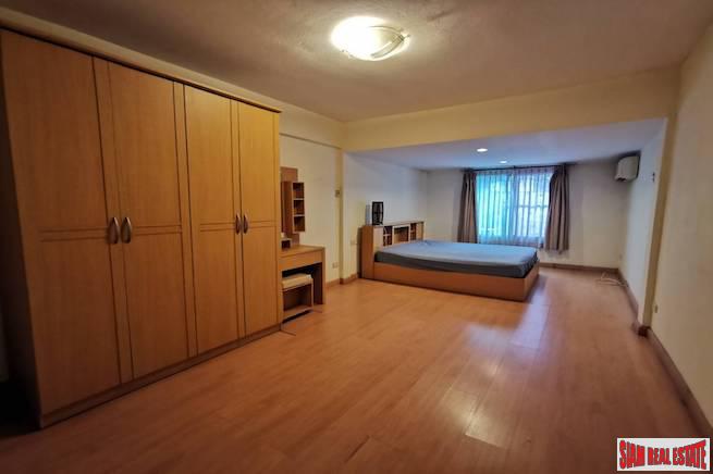 Three Storey Three Bedroom Townhouse for Sale in a Quiet Sukhumvit 39 Location-9