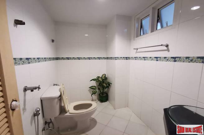 Three Storey Three Bedroom Townhouse for Sale in a Quiet Sukhumvit 39 Location-5