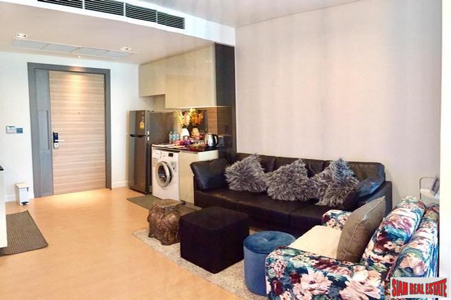 The Room Charoenkrung 30 | One Bedroom Condo for Sale with Outstanding River Views
