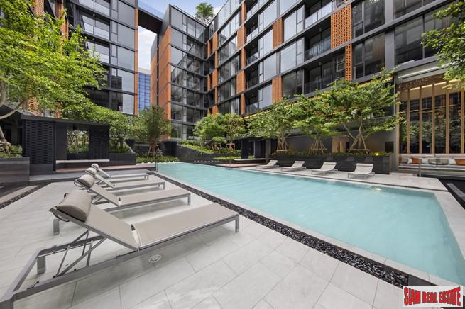 Newly Completed High Quality Low-Rise Condo with Excellent Facilities close to BTS Ekkamai - 2 Bed Units-2