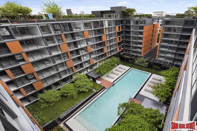 Newly Completed High Quality Low-Rise Condo with Excellent Facilities close to BTS Ekkamai - 2 Bed Units-4