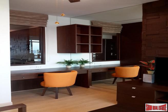 Baan Sathorn Chaophraya | Exceptional River Views from this 2 Bed Corner Unit on 26th Floor on the Chaophraya River-12