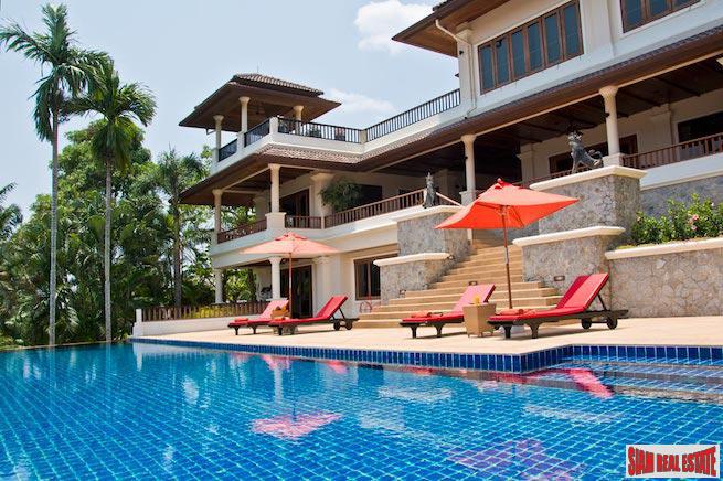 Lakewood Hills Estate | Exceptional Mountain View Villa with Private Pool and Many Extras - Excellent Holiday Rental Potential