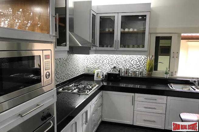Lakewood Hills Estate | Exceptional Mountain View Villa with Private Pool and Many Extras - Excellent Holiday Rental Potential