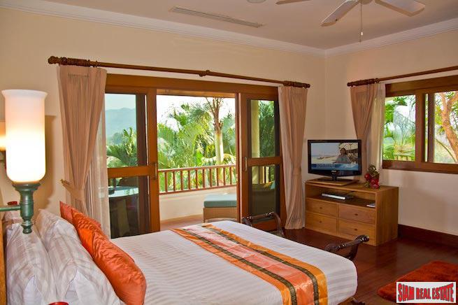 Lakewood Hills Estate | Exceptional Mountain View Villa with Private Pool and Many Extras - Excellent Holiday Rental Potential