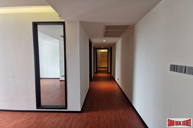 Luxury Low-Rise Freehold Residence Ready to Move in at the Exclusive Area of Ratchadamri, Lumpini - 2 Bed Plus Units-22