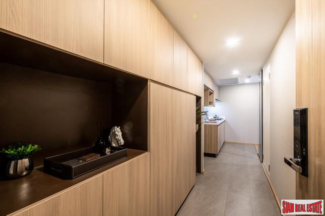 Ready to Move in Luxury Low-Rise Condo at Soi Langsuan, 250 Metres to BTS Chidlom, Lumphini - 2 Bed Units - Only 2 Units Left!-16