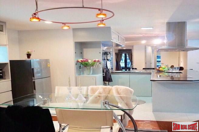 Silom Terrace | Extra Spacious Two Bedroom Condo Suitable for a Family for Rent in Silom-11