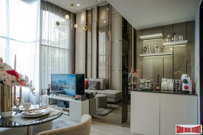 Pre-Sale of Hot New Luxury High-Rise Condo of Loft Units at the New Central Business District next to MRT Huai Khwang - 2 Bed Loft Units - Free Full Furniture and Discount!-20